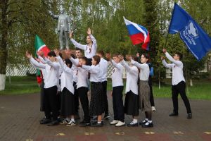 В Менделеевске прошла ежегодная акция «Вальс Победы»